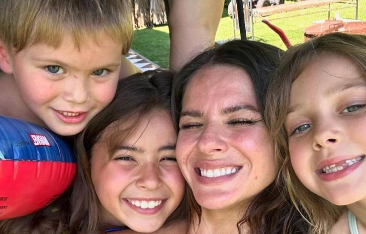 La China Suárez y sus hijos.