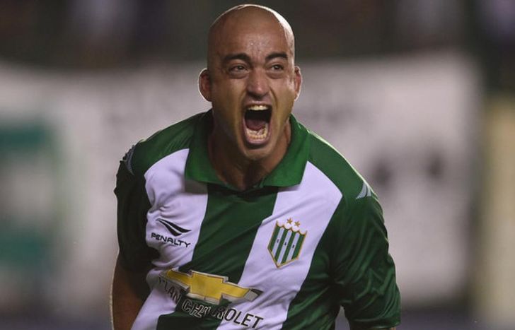 El uruguayo Santiago Silva jugará sus últimos partidos en un torneo amateur.