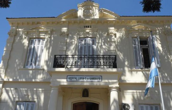 En la manzana de Balcarse, Ceballos, Sarandí y Las Piedras.