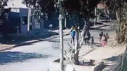 La denunciante se siente acosada por el acusado, que pasó en frente de su casa.