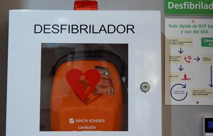Instalaron ocho desfibriladores en los distintos edificios de la UNLZ.