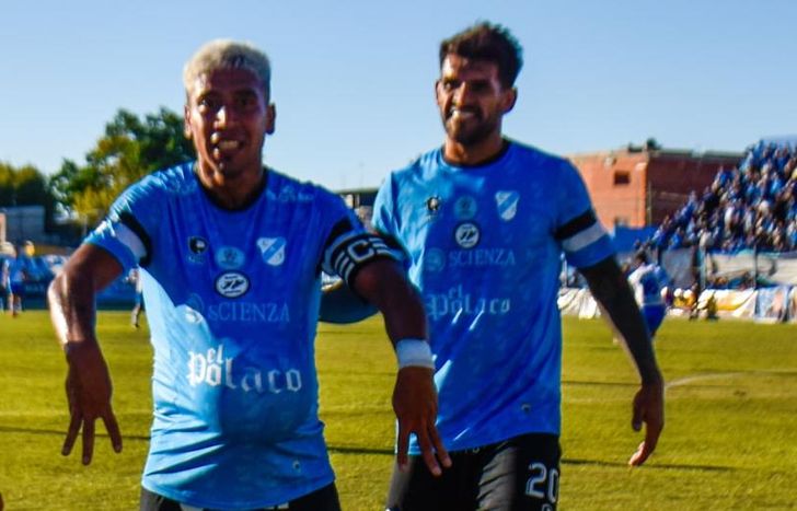 Así celebró el gol de Temperley Luciano Nieto.