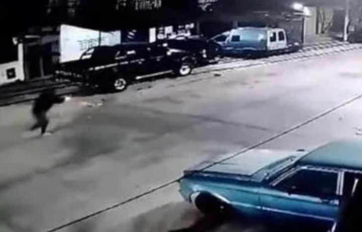 El crimen quedó filmado por una cámara de seguridad.