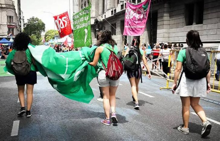 Mujeres de la zona Sur se movilizaron hasta el Congreso.