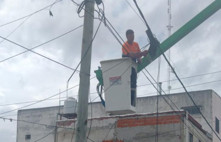Defensa Civil de Lomas trabajó en el lugar.
