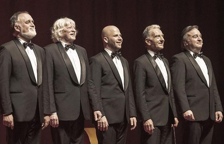 El grupo suspende funciones.