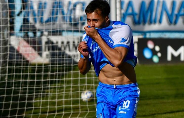 Álvarez abrió rápido el marcador.