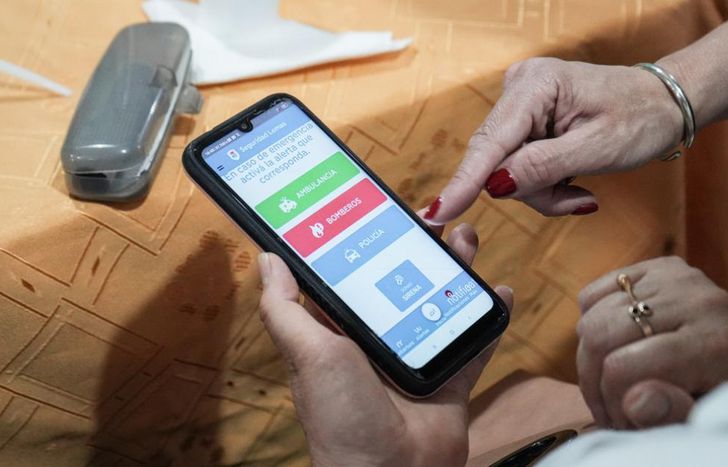 Con la app también se puede hacer sonar la sirena de la alarma más cercana.