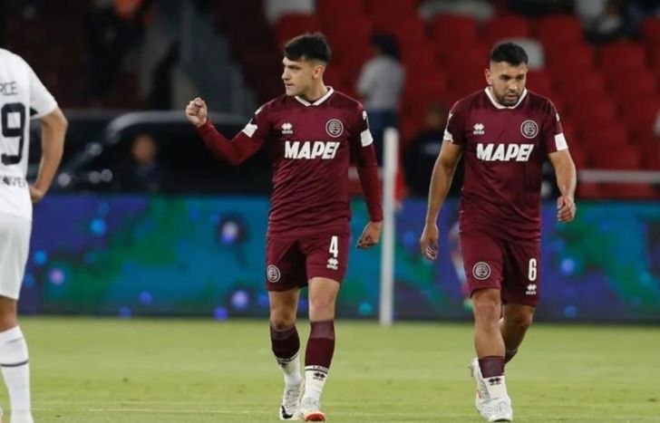 Gonzalo Pérez fue uno de los puntos alto de Lanús ante Liga de Quito.