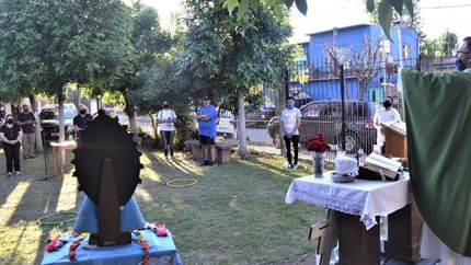 Las misas al aire libre podrán tener hasta 50 personas.