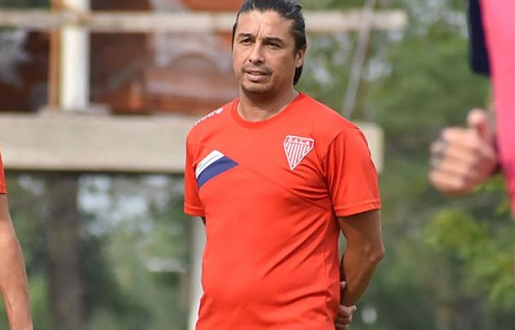 Salomón probó diferentes variantes en el equipo.