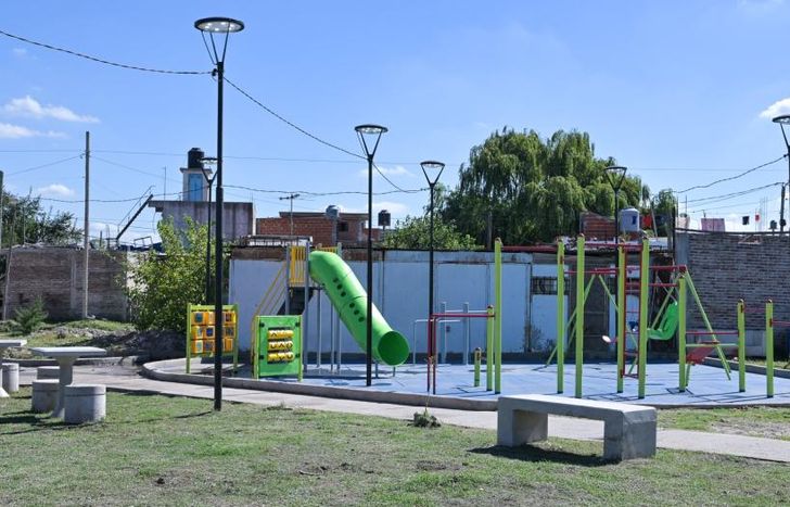 Así está la plaza del Centro de Integración Comunitaria.