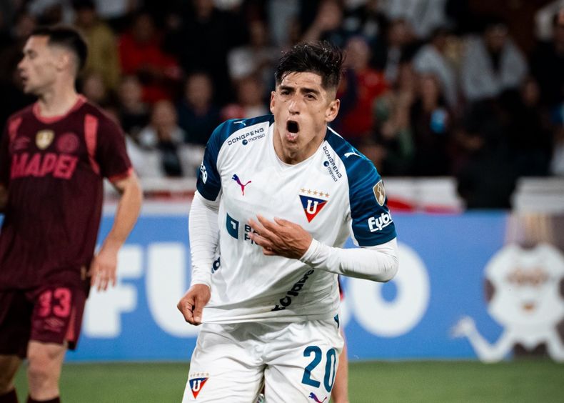 Cornejo le dio el golpe final a Lanús, que quedó eliminado.