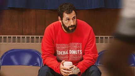 El actor en un papel diferente.