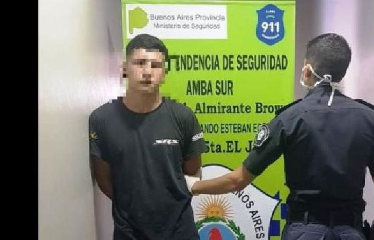 intentaron rescatarlo de la comisaría y hay dos detenidos.