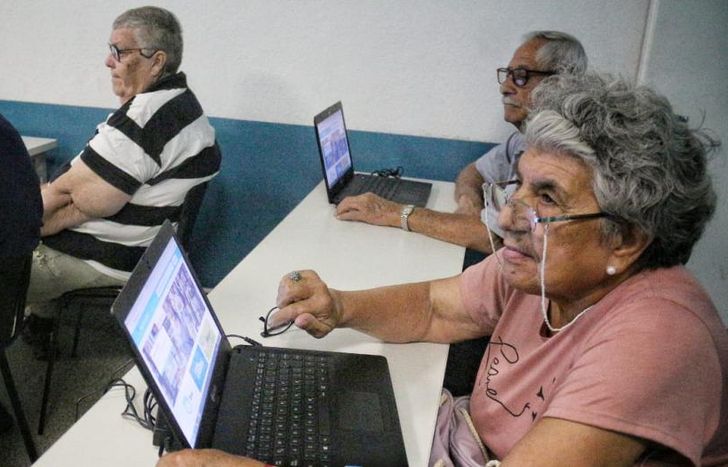 Las clases se desarrollan en el Punto Digital de Fiorito.