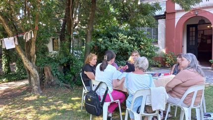 Un lugar para conocer y compartir en Suárez 326, Temperley.
