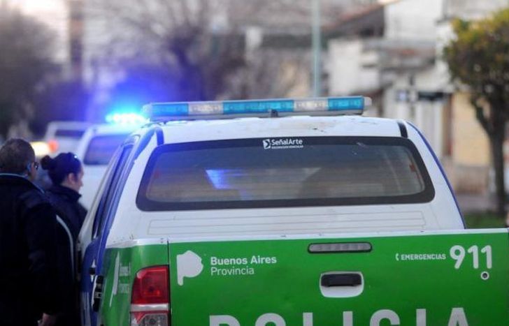 Los jóvenes portaban un arma de fuego.