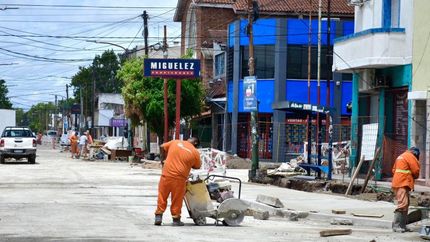 Las cuadrillas trabajan en los cruces con Arenales y Viamonte.