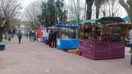 Una jornada para comprar arte, disfrutar de shows en vivo y donar para quienes lo necesitan.