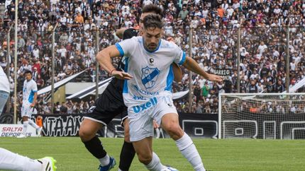 Hauche cubre la pelota. Perdió Temperley.
