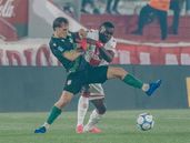 Banfield y Huracán juegan en Parque Patricios.
