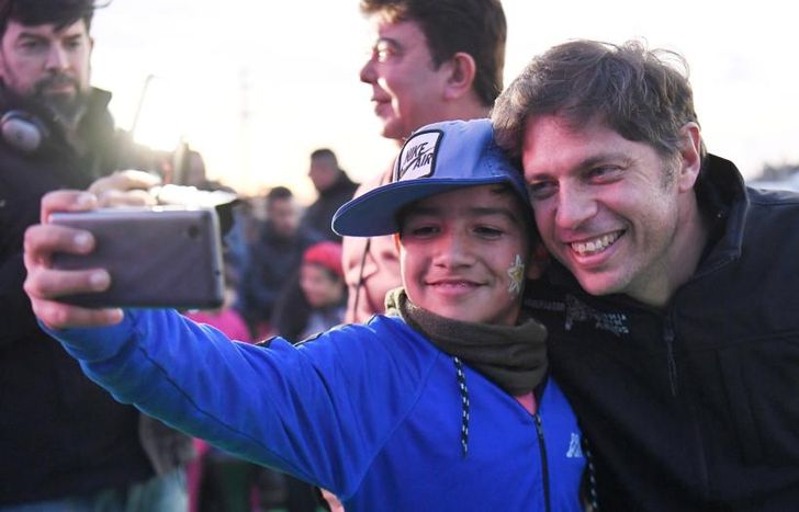 El gobernador recorre la provincia en plena campaña.