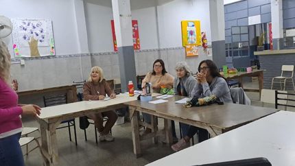 La docente local se dedica a capacitar a colegas para generar una mejora en las aulas.