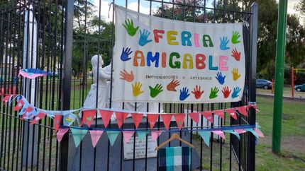 En la Plaza Carlos Pellegrini. En la Plaza Carlos Pellegrini.