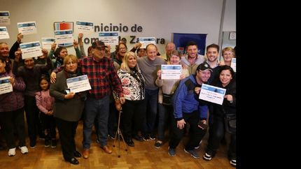 mas lomenses fueron asesorados y lograron obtener el titulo de su casa