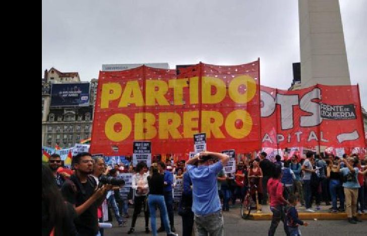 hay varias organizaciones sociales en el lugar.