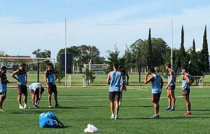 El plantel Tricolor practicó en Córdoba, donde este domingo enfrentará a Instituto.