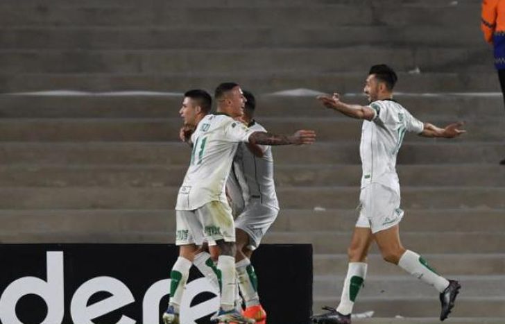 Jesús Dátolo celebró los triunfos de Banfield ante River y Boca.