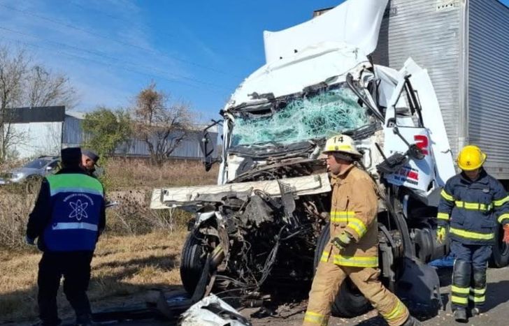 Así quedó el camión tras la tragedia.