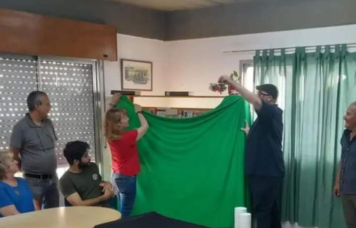 La biblioteca lleva el nombre de Julio Félix Royano.