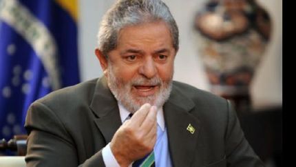 le tienen que devolver el pasaporte a lula