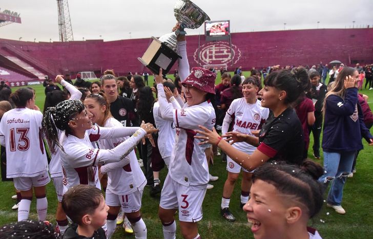 El festejo de Lanús en el Fútbol Femenino.