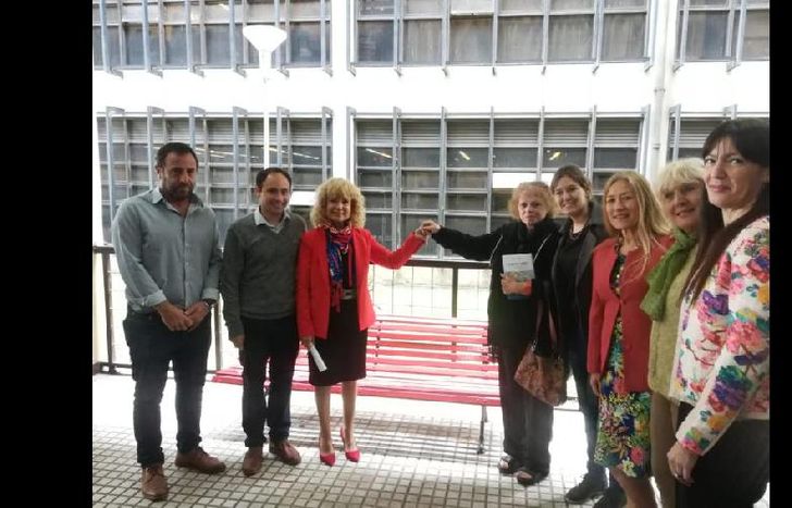 a fin de año habrá una decena de bancos rojos en todo lomas.