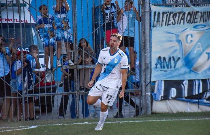 Gabriel Hauche, vigente en Temperley a los 39 años.