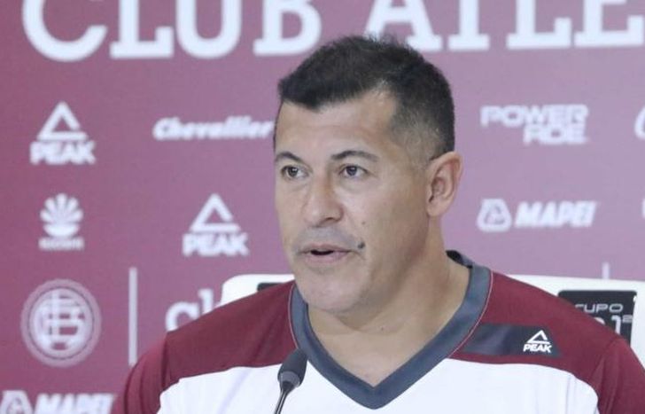 Almirón quiere potenciar el equipo para la recta final del año.