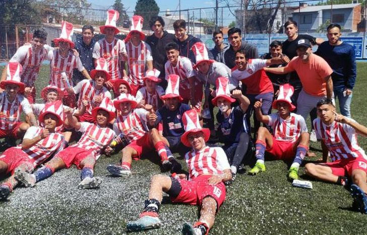 Los chicos de quinta terminaron invictos.
