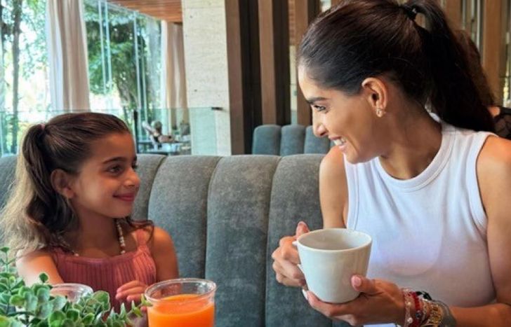 Gabriela Sari y su hija Donna.