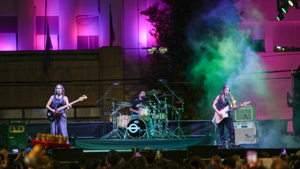 asi se vivio el dia de la mujer en la plaza grigera: rock, cumbia y mucha conciencia asi se vivio el dia de la mujer en la plaza grigera: rock, cumbia y mucha conciencia