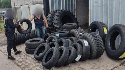 Allanaron varios domicilios utilizados como depósitos. Allanaron varios domicilios utilizados como depósitos.