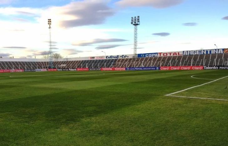 Neuquén será la sede del choque Talleres (RE)-Temperley.