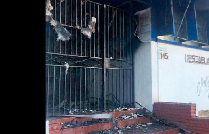 La intención es que sus padres respondan ante la Justicia por los daños materiales causados en el establecimiento.