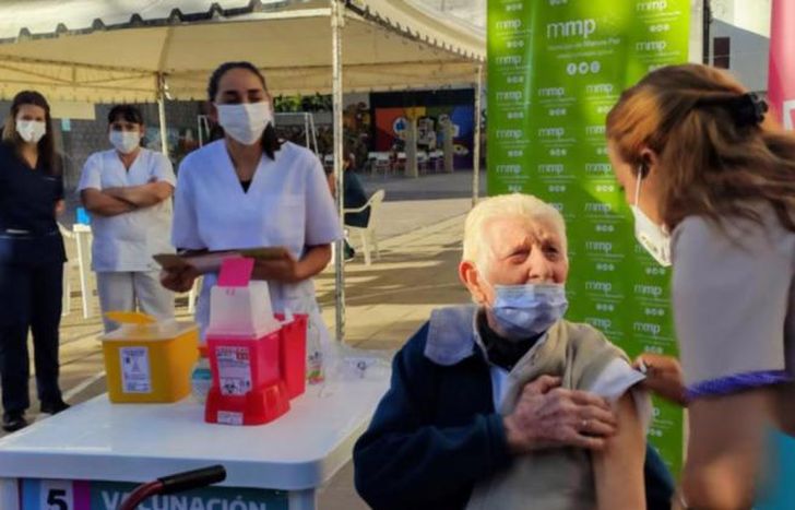 Empezaron esta semana a vacunar a los mayores de 70.