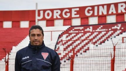 Sebastián Salomón, el actual DT. Jorge Ginarte, el del 2000.