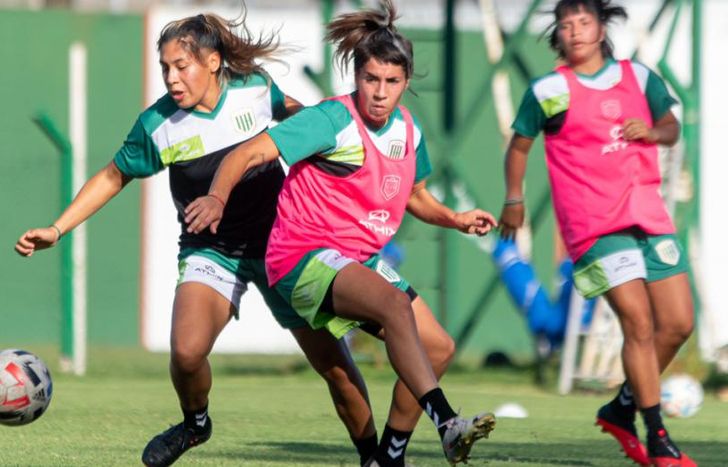 Rocío Arrieta firmó su primer contrato profesional con Banfield.
