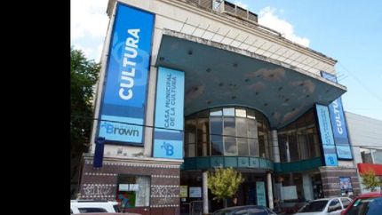 la universidad de brown comenzara a funcionar en la casa de la cultura de adrogue